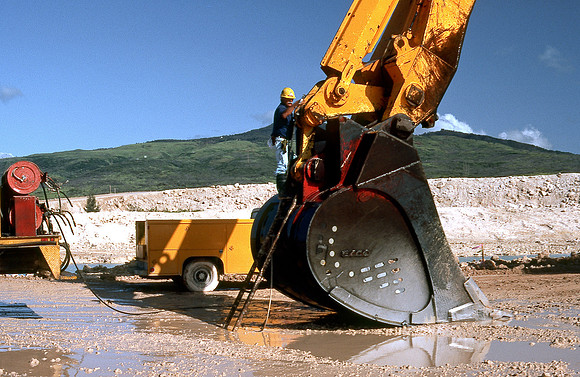 Frank greasing the Demag