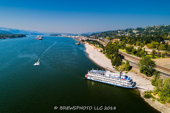 Kalama with the sternwheeler