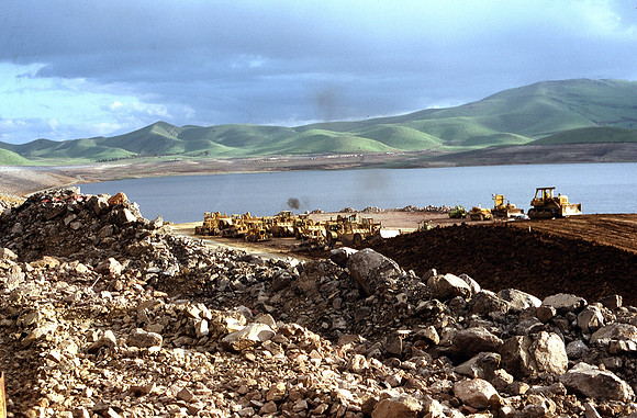 San Luis Dam repairs Spring 1982