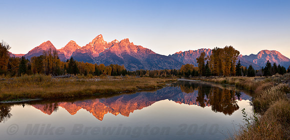 Enjoying the Sunrise @ Schwabaker's Landing on the Snake River